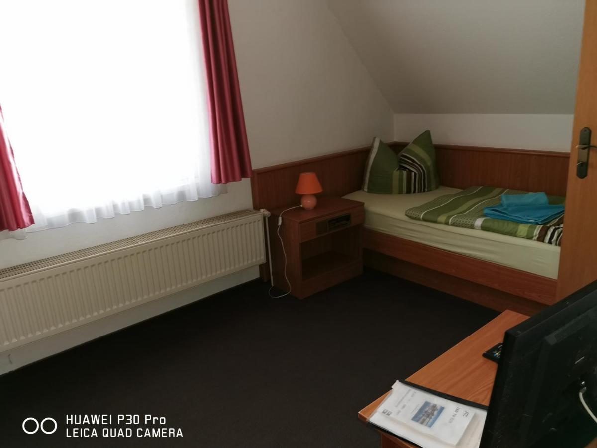 Pension Am Stadion Koelleda 外观 照片